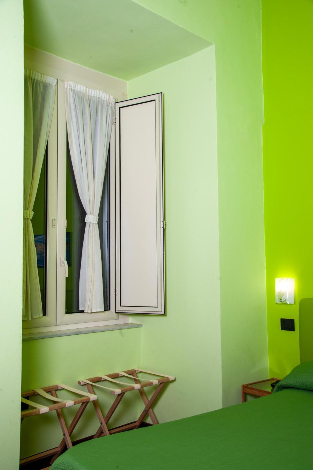 Palazzo Carafa Della Spina Room And Apartment Naples Extérieur photo
