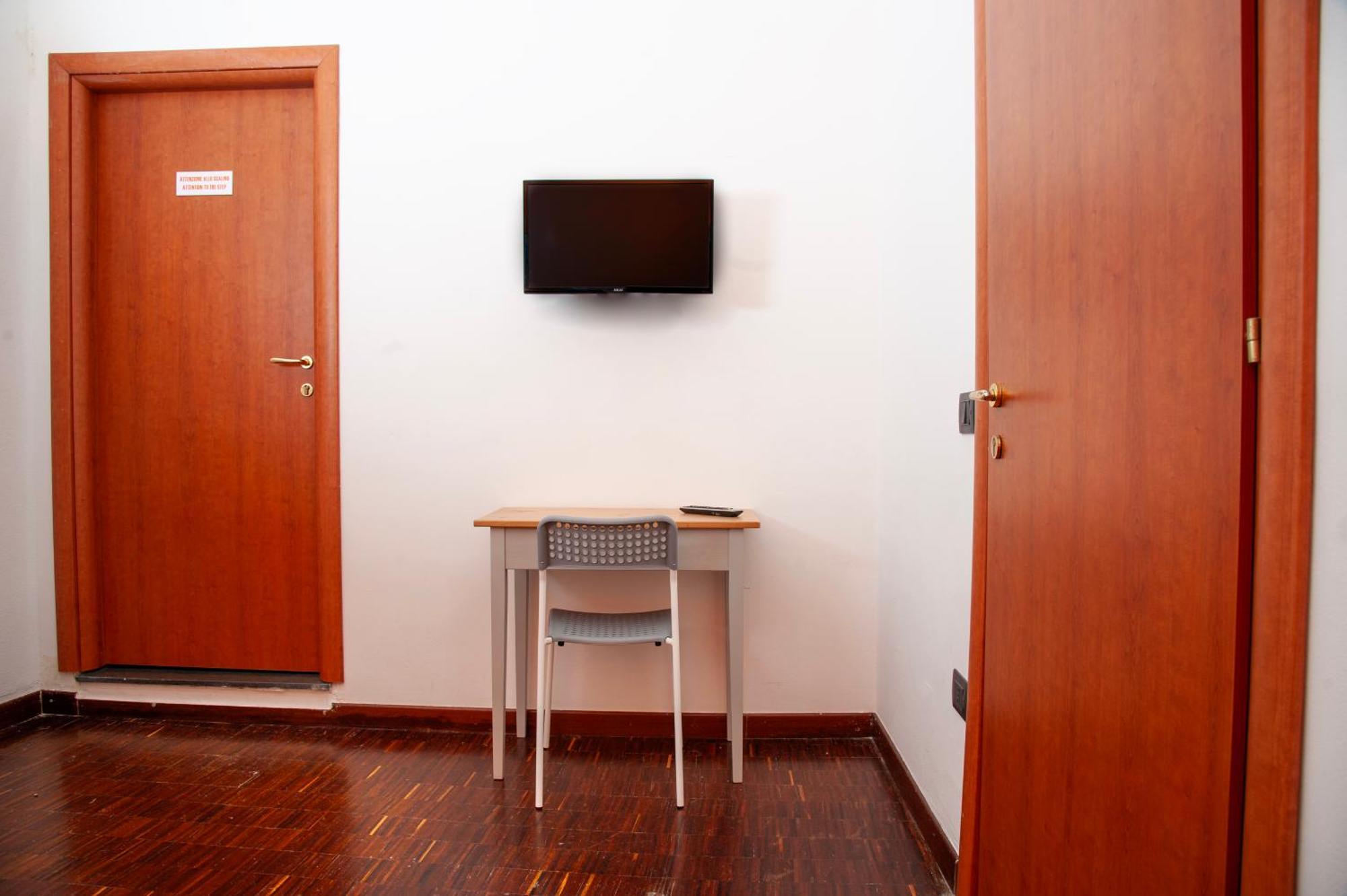 Palazzo Carafa Della Spina Room And Apartment Naples Extérieur photo