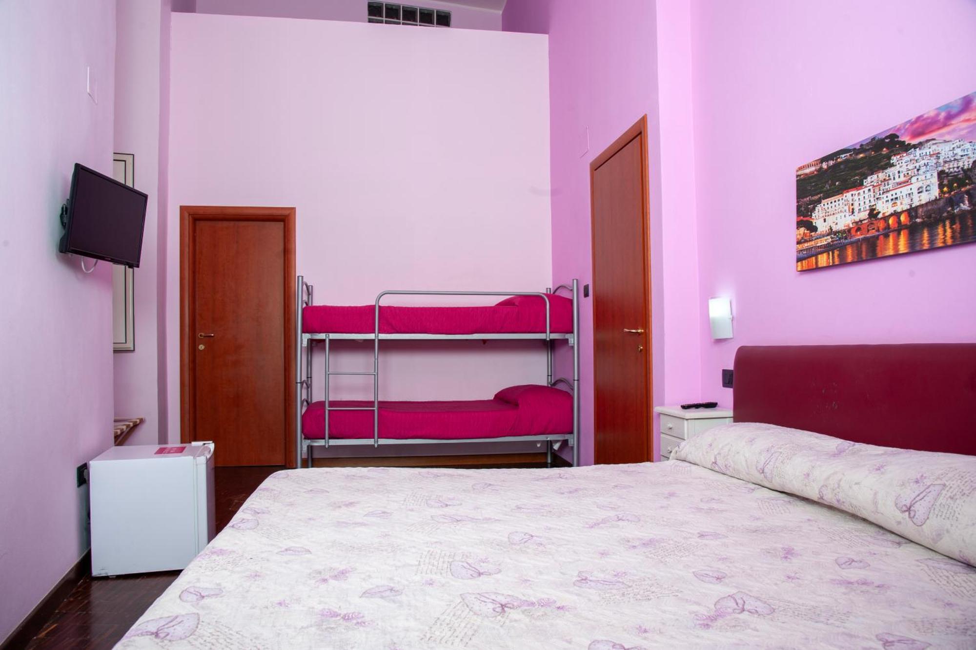 Palazzo Carafa Della Spina Room And Apartment Naples Extérieur photo