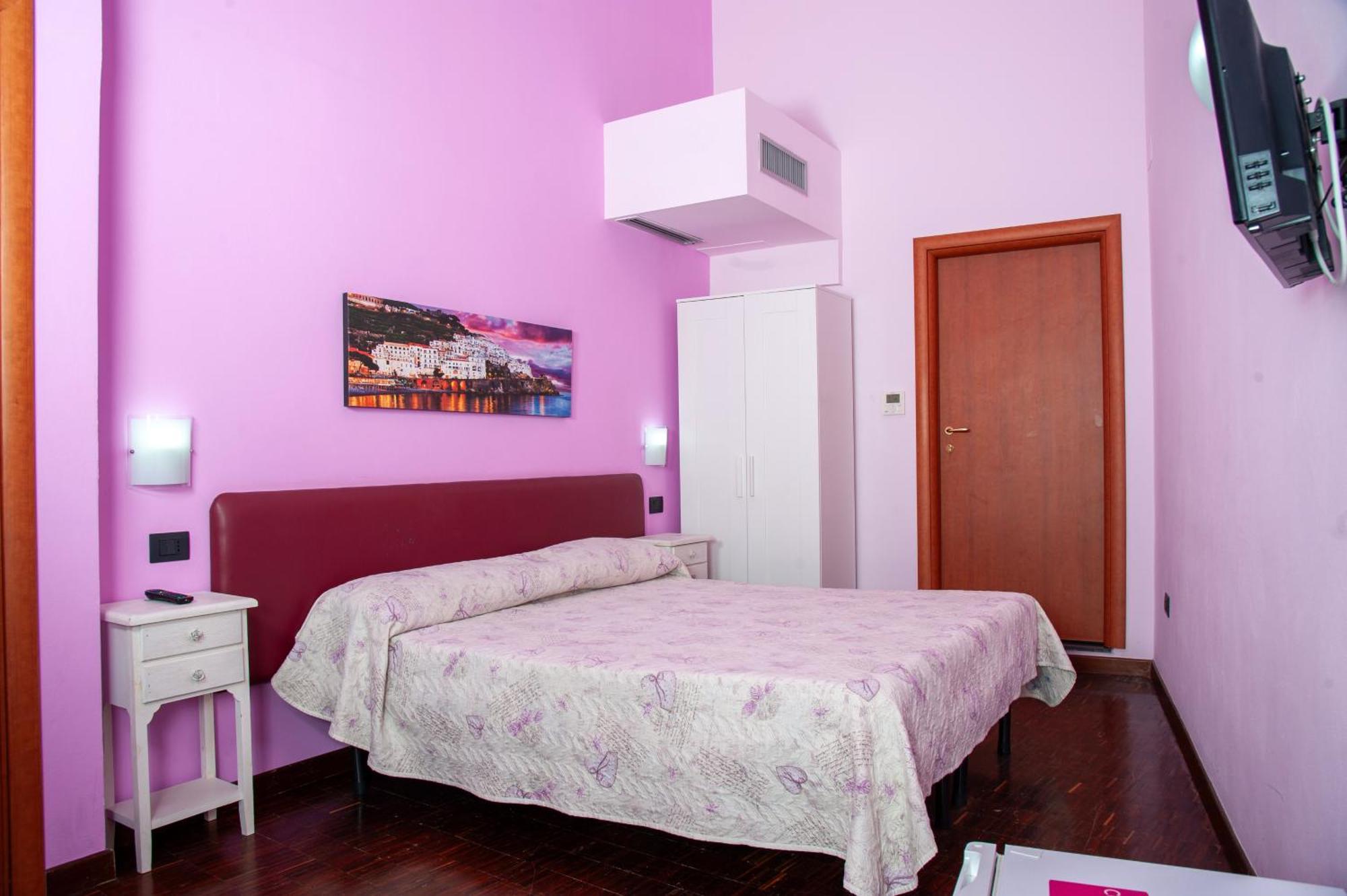 Palazzo Carafa Della Spina Room And Apartment Naples Extérieur photo