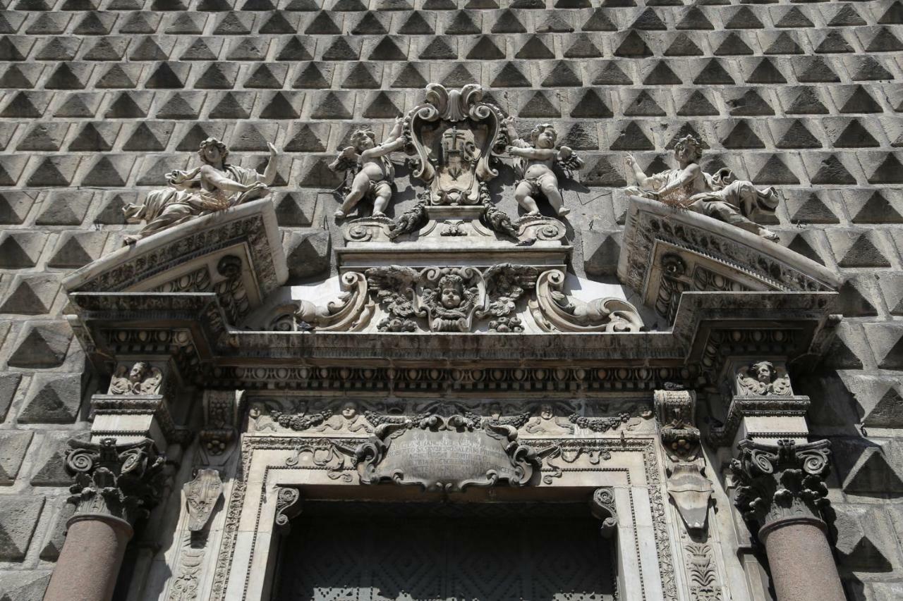 Palazzo Carafa Della Spina Room And Apartment Naples Extérieur photo